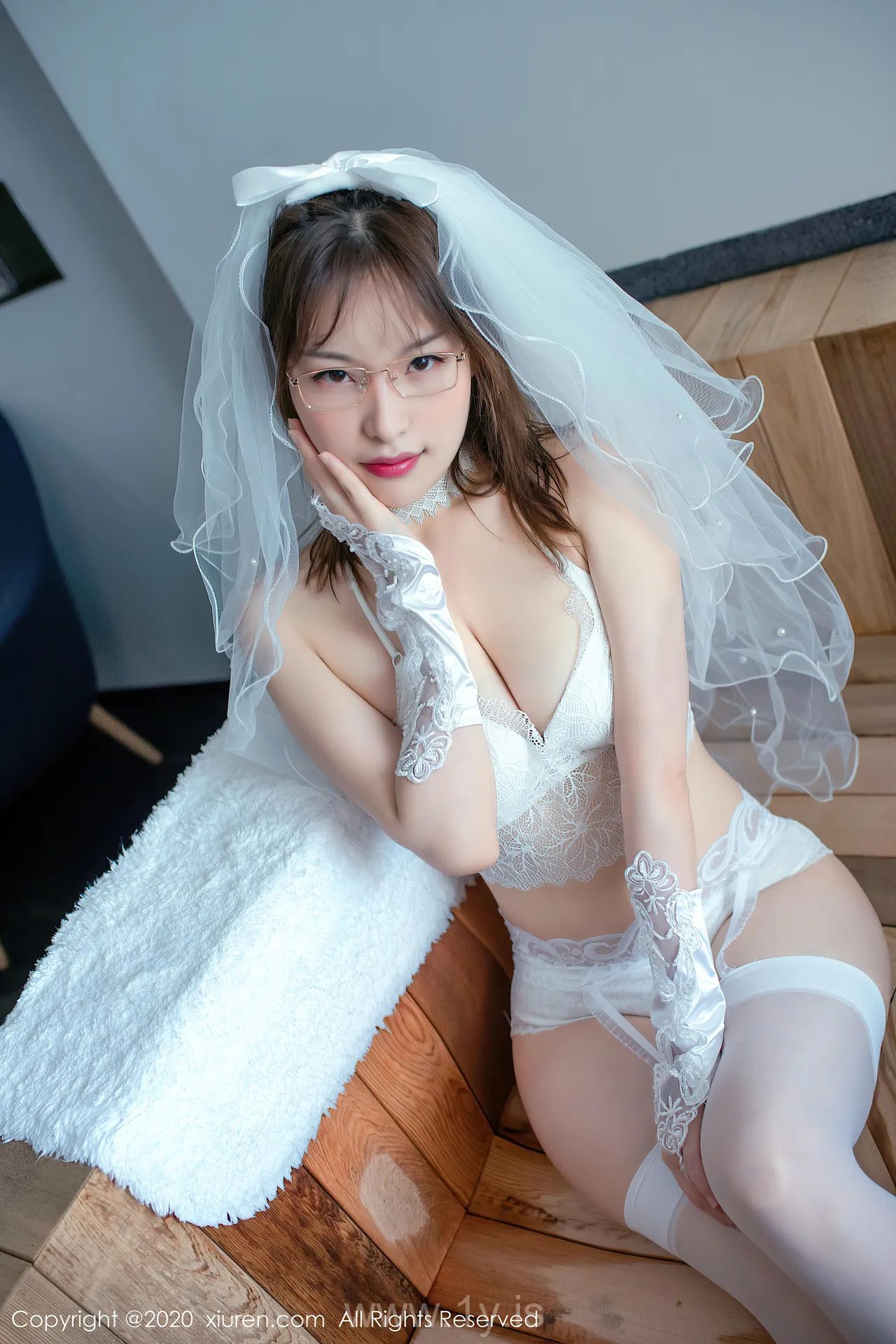 XIUREN(秀人网) NO.2359 Good-looking & Stunning Asian Mature Princess 小宣fancy